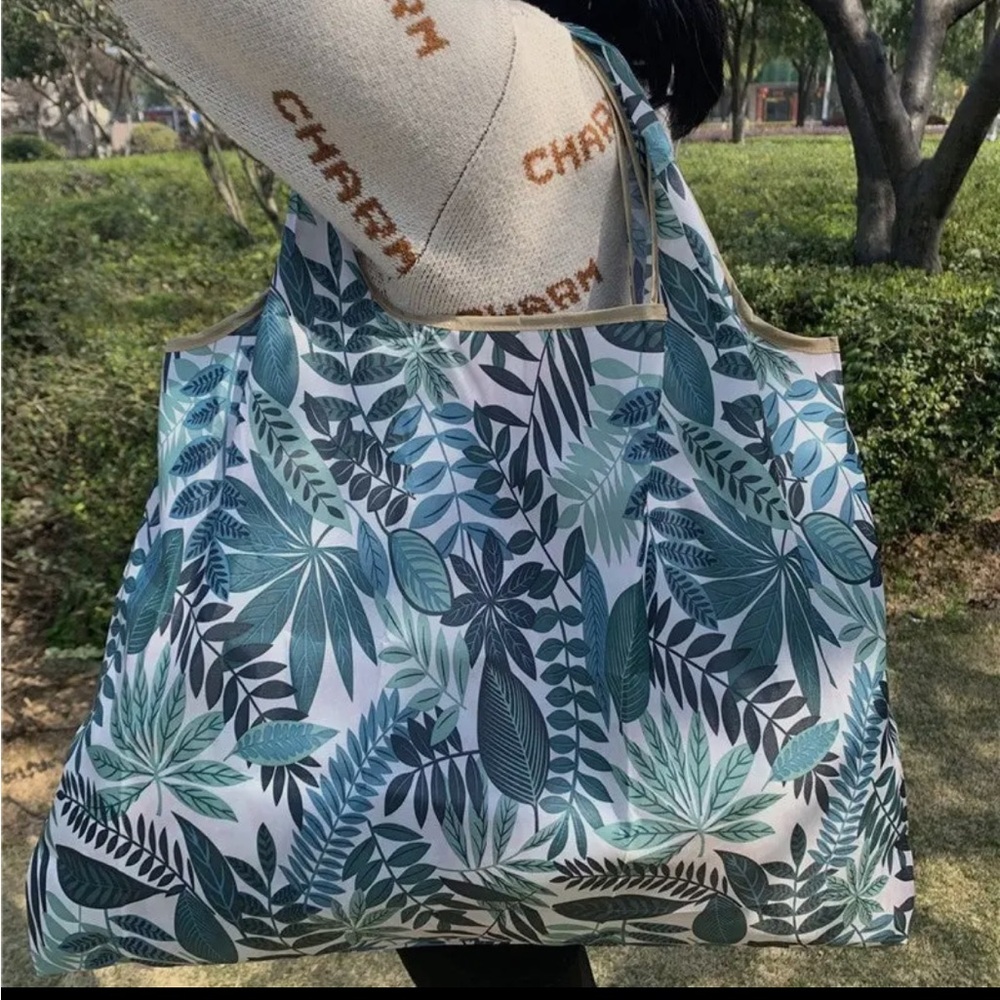 Foldable, shopping Tropical Leaf Print Tote Bag - Picture 1 of 2